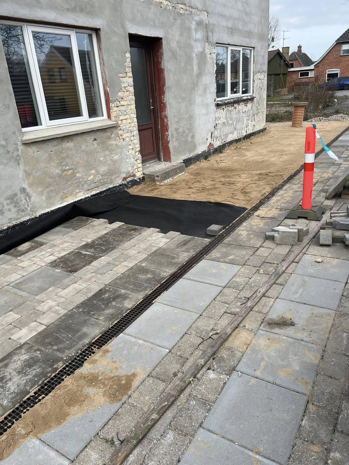 Belægningsarbejde ved bolig